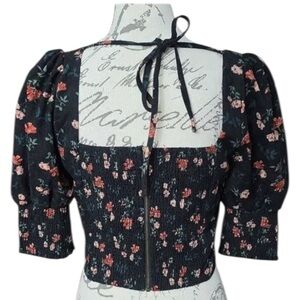 Allison New York Floral Square-Neck Black Puff Sleeve Crop Top